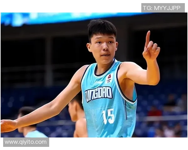 杨瀚森背身单打转身上篮展现灵活进攻能力