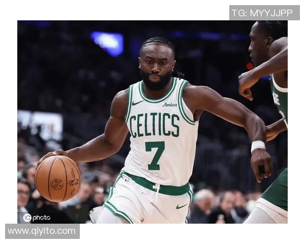 开始发力！杰伦·布朗第三节8中4&7罚全中砍下17分！