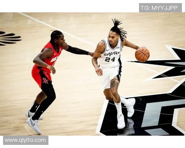 悬念来了！申京不慎打到戈贝尔的脸 六犯毕业了！